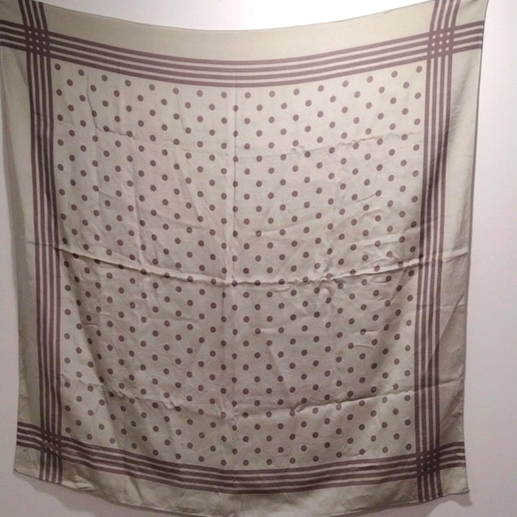 Vintage Brown Design 100% Silk light Scarf 34x34-inch, Excellent condition - Picture 3 of 11